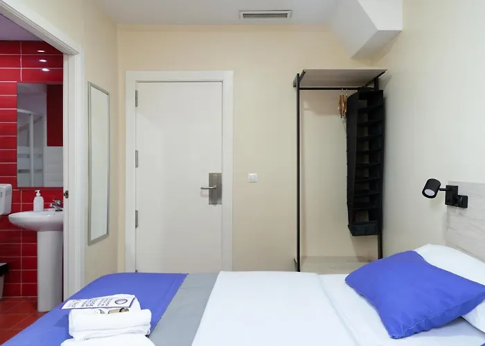 Purple Nest Auberge de jeunesse *