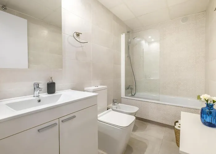 Spacious & Clean In Quiet Area *