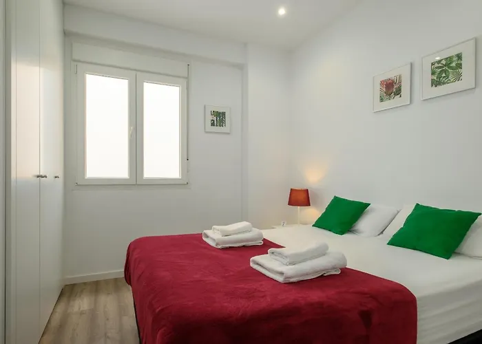 شقة Spacious Clean & Colorful Quiet Zone فالنسيا