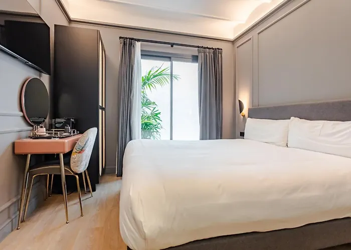 Reina 107 Boutique Βαλένθια