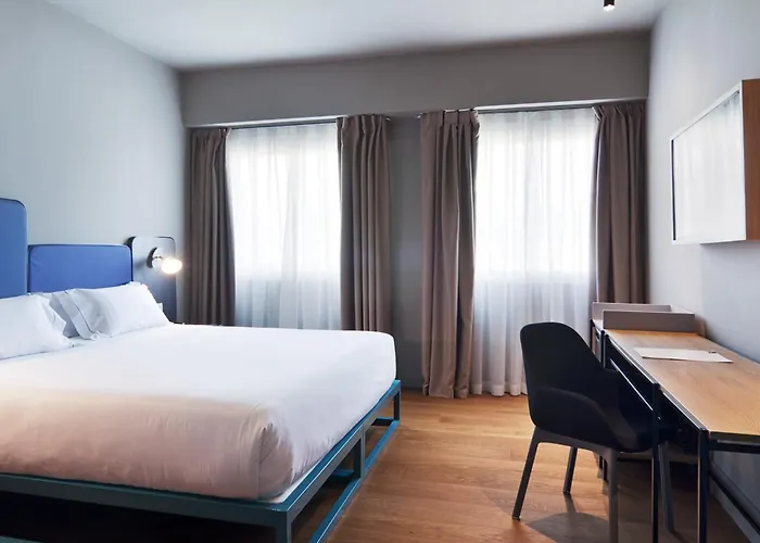 One Shot Colon Hotel