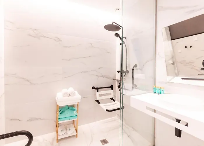 Hotel L&h Gran Via 4*