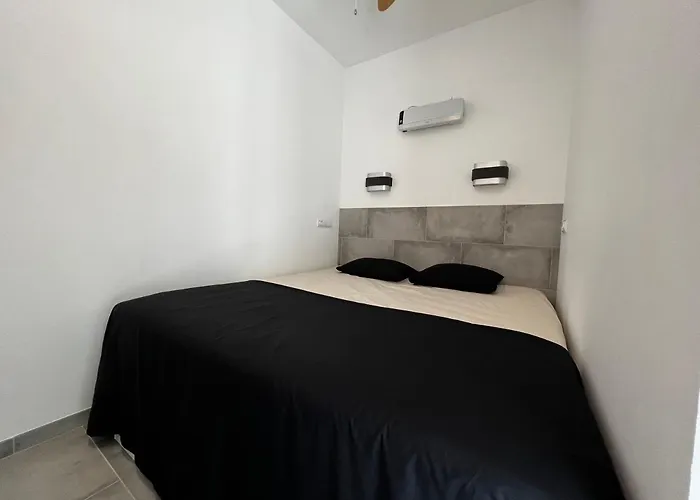 Near The Port, Of Arts And 10min To The *