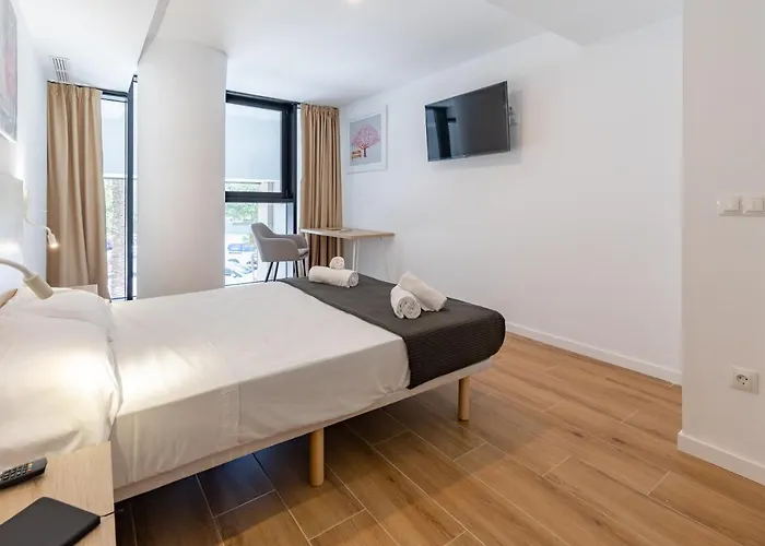 Travel Habitat Alameda Suites. *