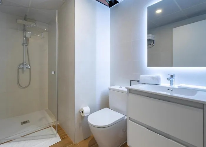 Travel Habitat Alameda Suites. *