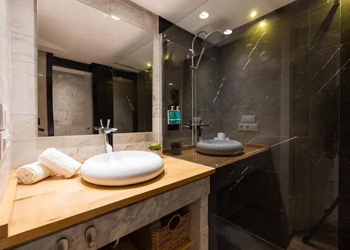 Florit Flats - The Apolo Valenza