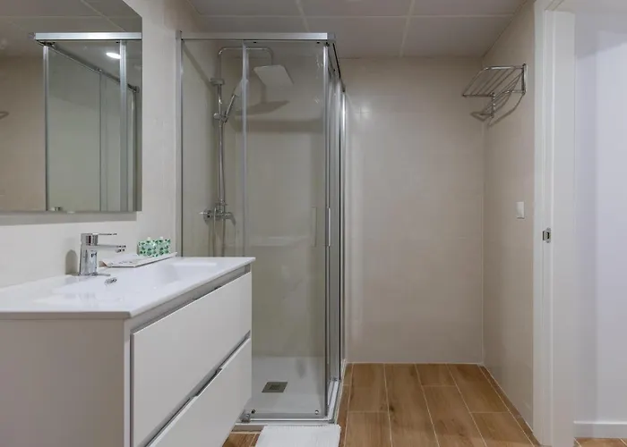 Travel Habitat Alameda Suites.