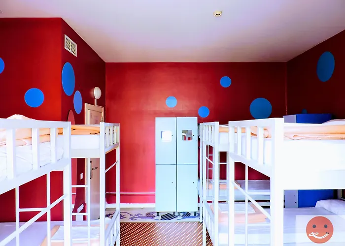 Purple Nest Auberge de jeunesse *