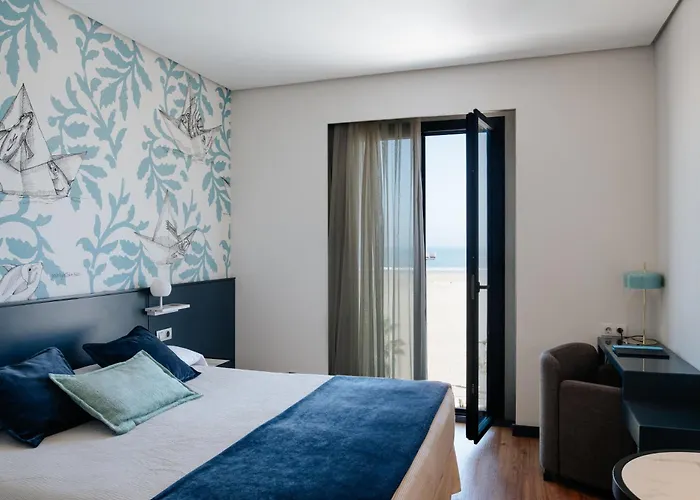 Hotel Neptuno Playa & 4*