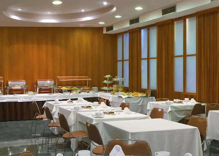 Melia Plaza Szálloda 4*