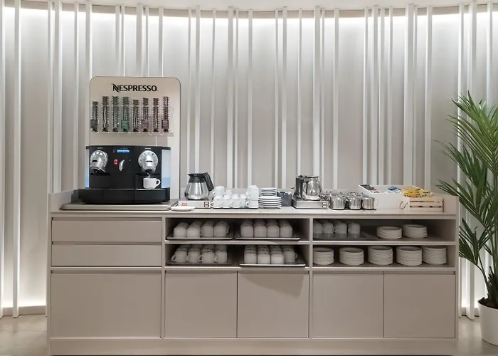 מלון Sh Palace 5*