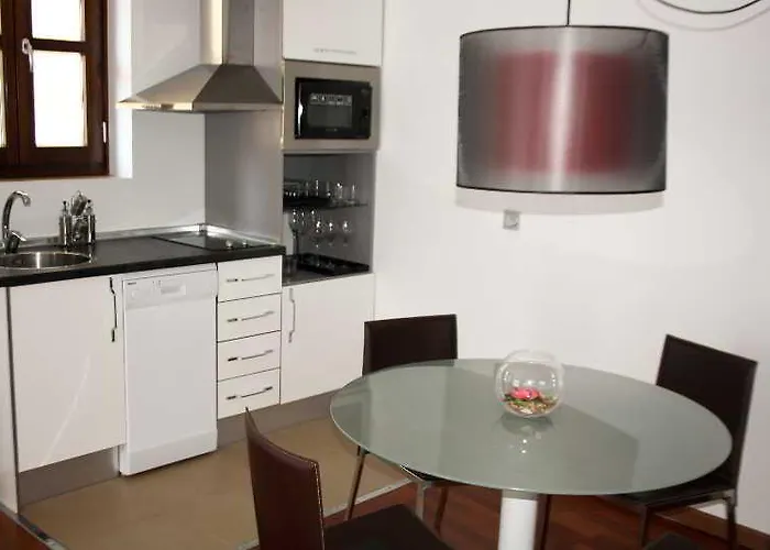 Happy فالنسيا