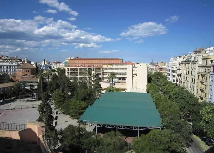 Young Penthouse شقة *