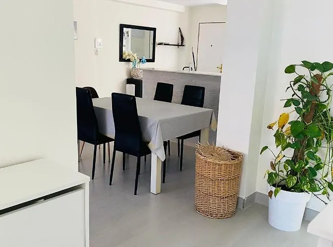 Cuidad Ciencias 아파트