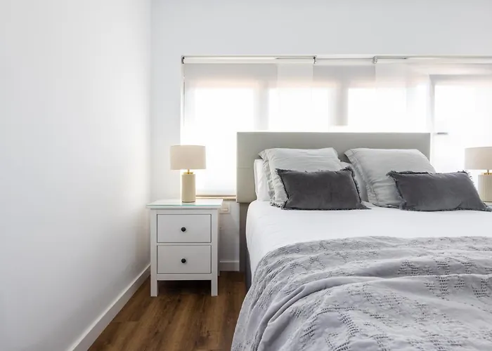 Florit Flats - The Apolo * فالنسيا