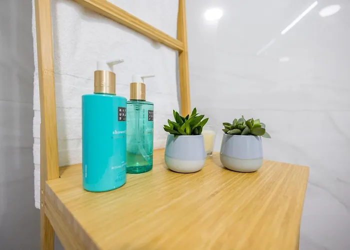 Florit Flats - The Apolo فالنسيا