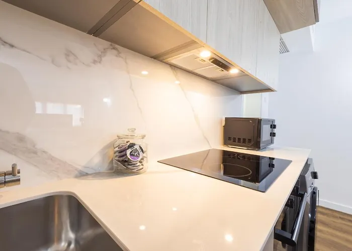 Florit Flats - The Apolo فالنسيا