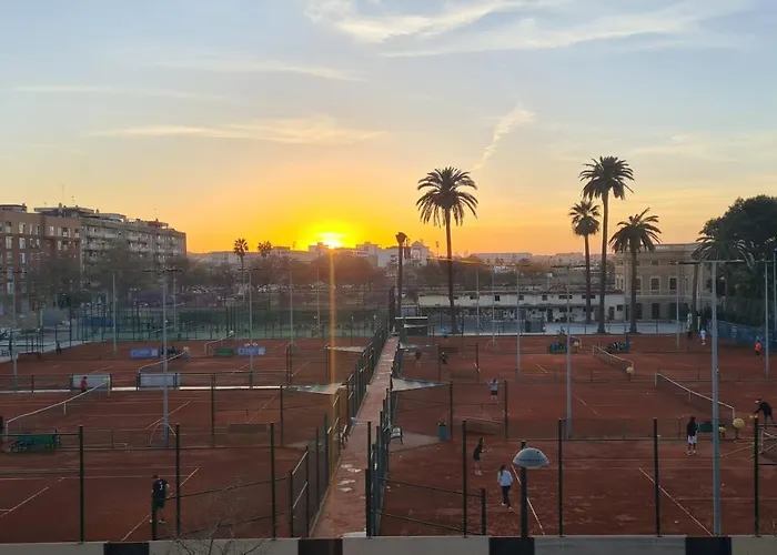 On Malvarrosa Beach منزل للإقامة