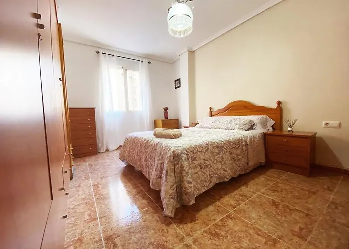 In Great Location In Shared Valencia