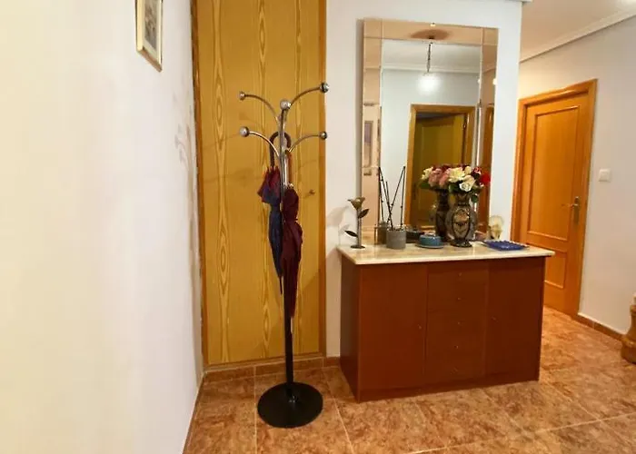 In Great Location In Shared Valencia