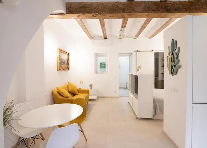 Cabanyal Old Fisherman's House *