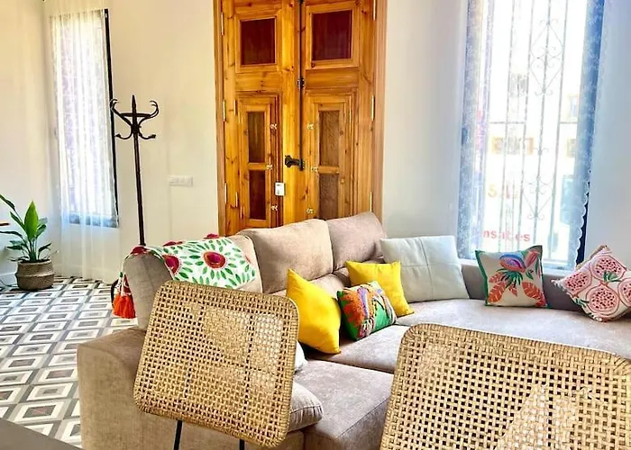 Casa Mediterranea- Les Mil I Nits 펜션 *