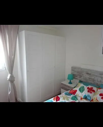 Tranvia Malvarrosa 게스트하우스 *