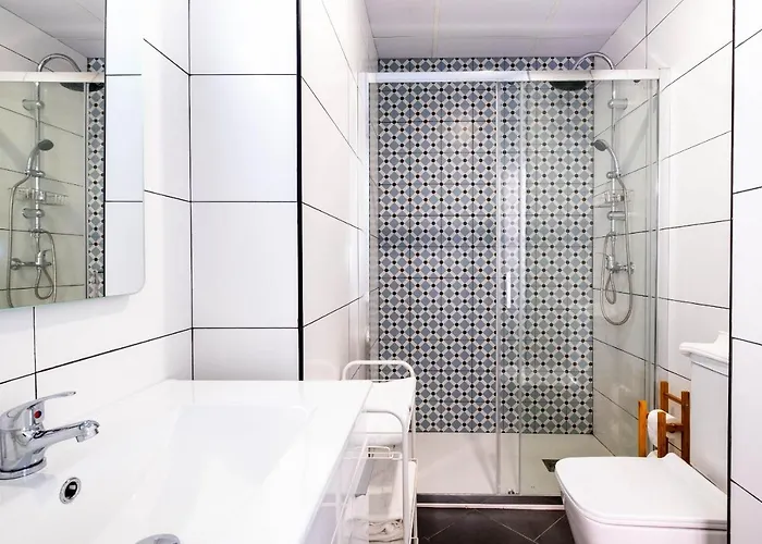 Charming And Comfortable With Inviting Atmosphere *