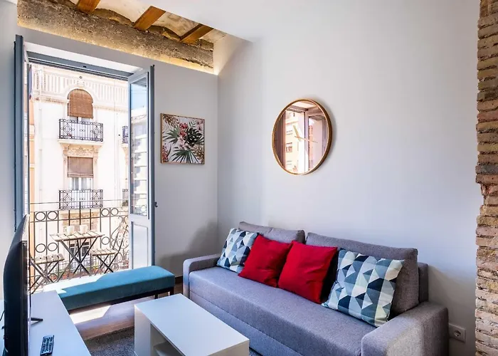 Spacious With Great Views Apartment