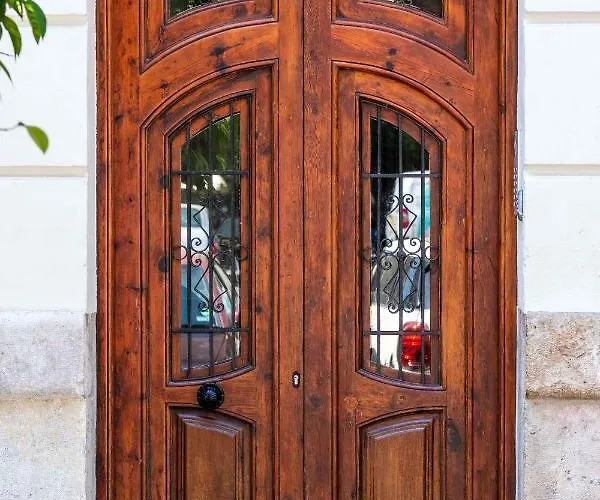 Quality With Homely Decor * Valencia