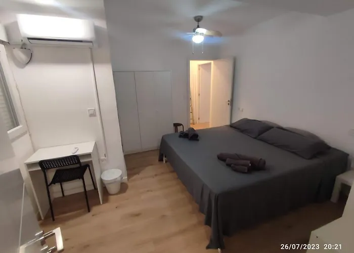 Arts & Sciences - Authentic Urban Parklife - Vlc Urban 게스트하우스