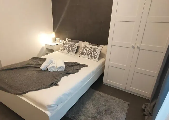 Small And Cozy - G10