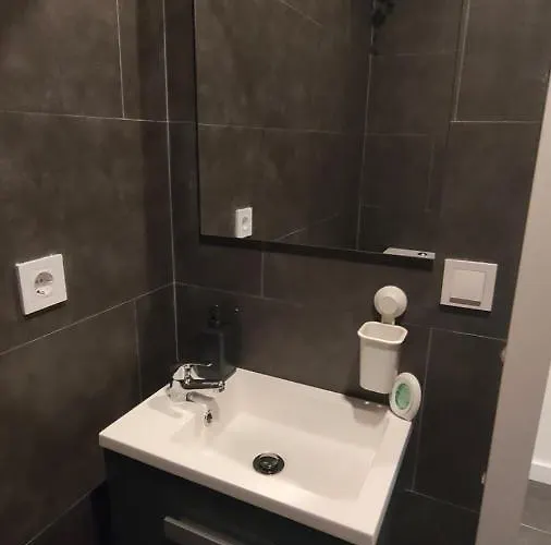 Small And Cozy - G10