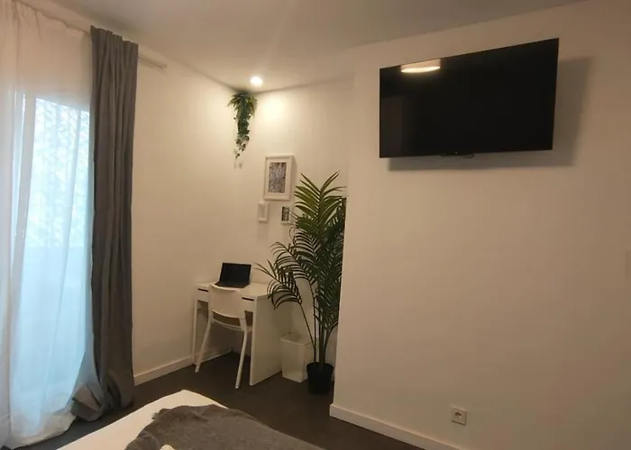 Small And Cozy - G10