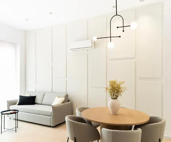 Blanq Marina Aparthotel 4*