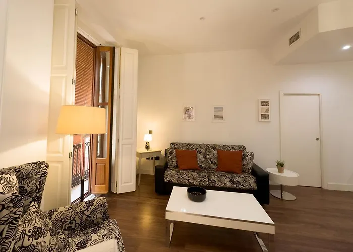 Market - Queen Square - Mid-term شقة