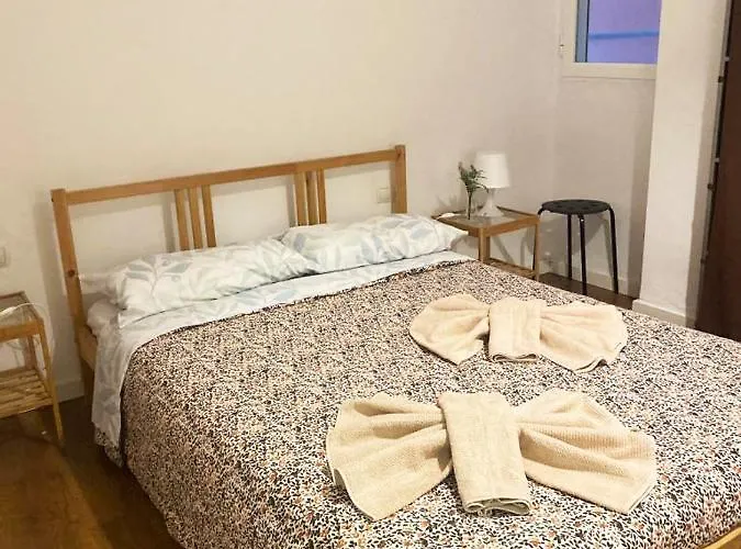 Peres I Valero En Piso Compartido *