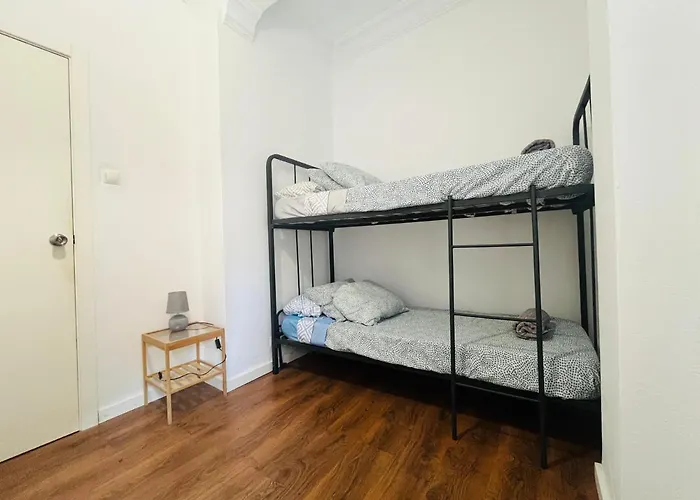 Peres I Valero En Piso Compartido Πανσιόν