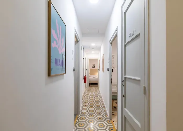 Alicante By Moontels * Valensiya