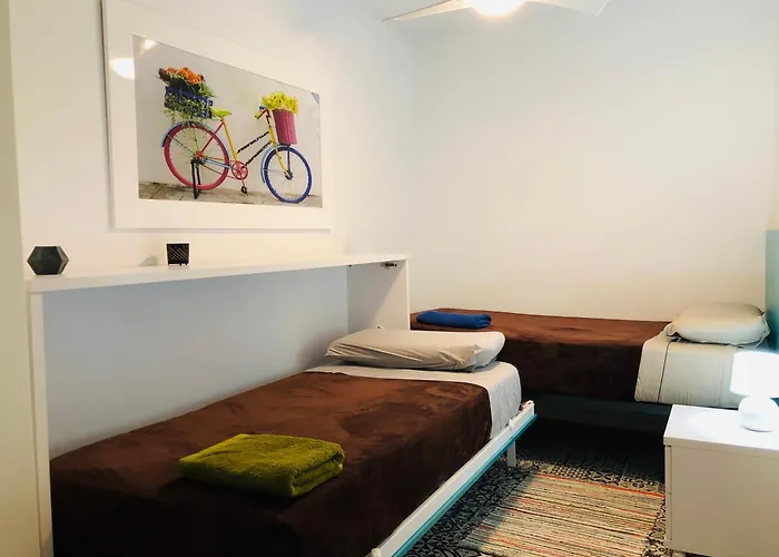 Cerca De La Playa Y Ciudad De Ciencias *