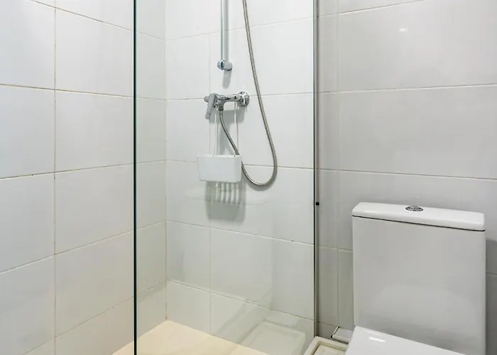 بيت ضيافة Versus *