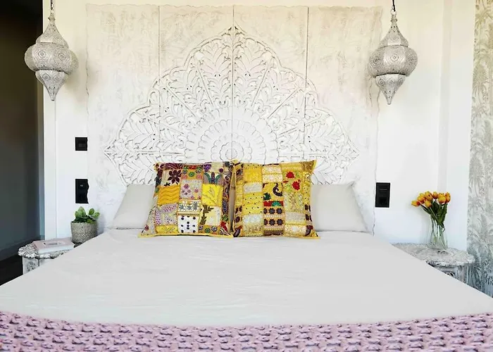 - Cabanyal Boutique Valencia