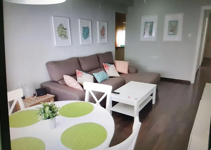 Cerca De La Playa Y Ciudad De Ciencias *