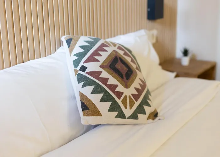 Bird House Bed and breakfast 3*