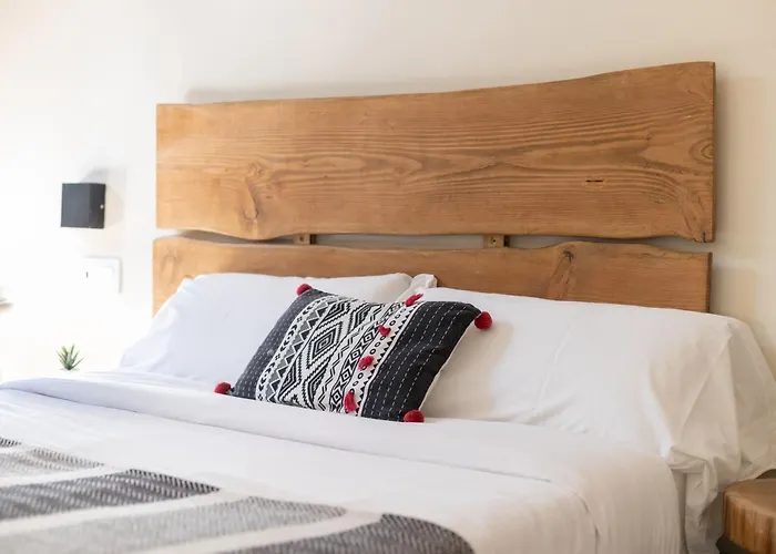 Bird House Bed and breakfast 3*