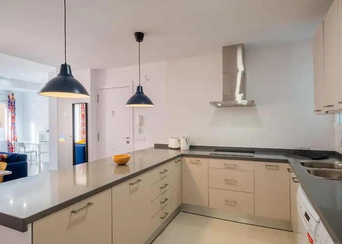 شقة Spacious Clean & Colorful Quiet Zone *