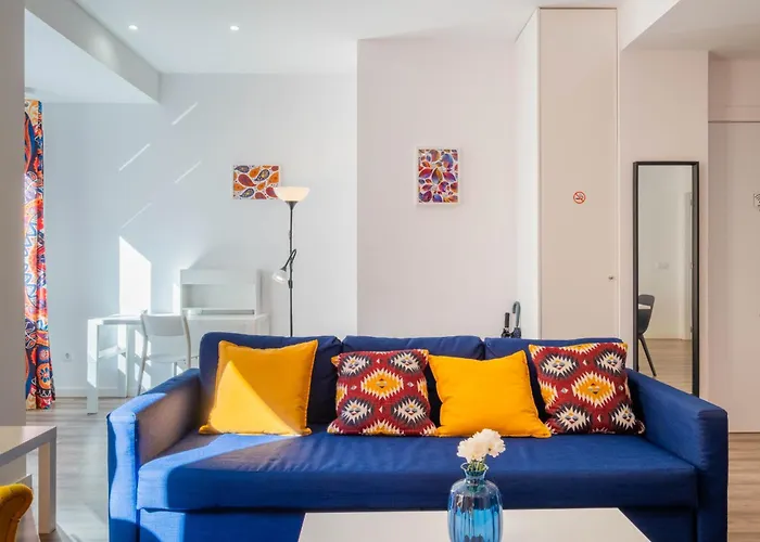 Spacious Clean & Colorful Quiet Zone فالنسيا