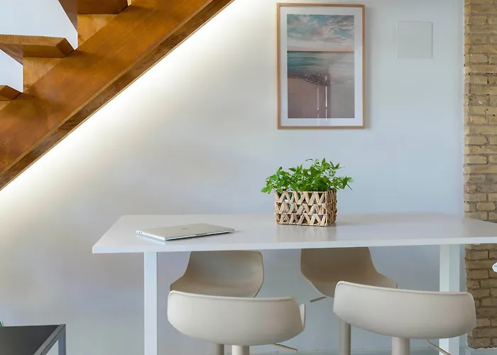 דירה Mediterranean Gem Getaway