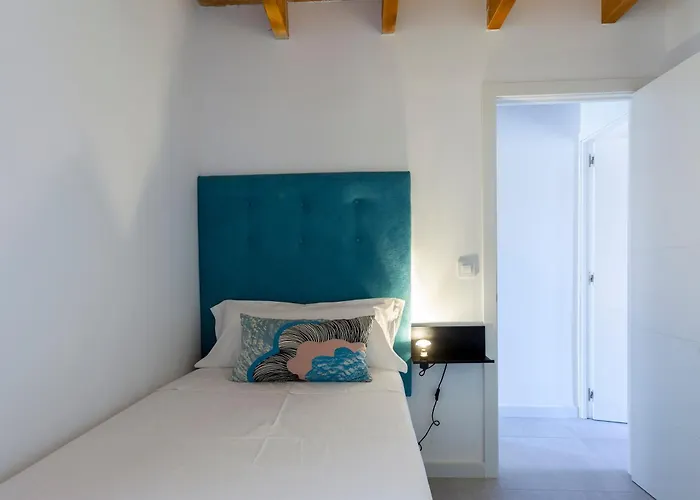 דירה Mediterranean Gem Getaway