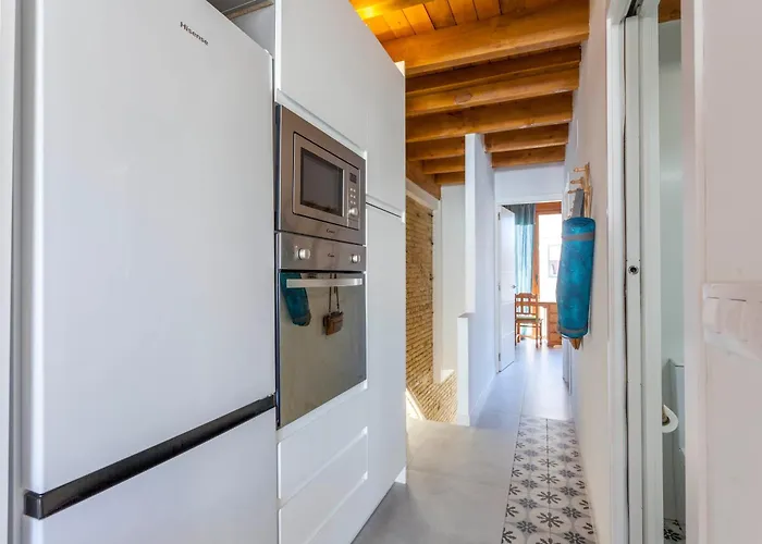 דירה Mediterranean Gem Getaway